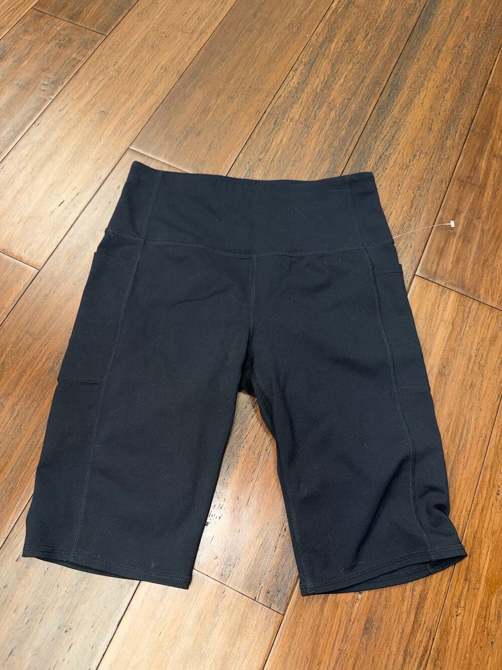 Skechers GO WALK High Waisted Bike Shorts Medium